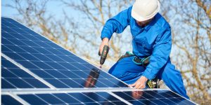 Installation Maintenance Panneaux Solaires Photovoltaïques à Chenommet